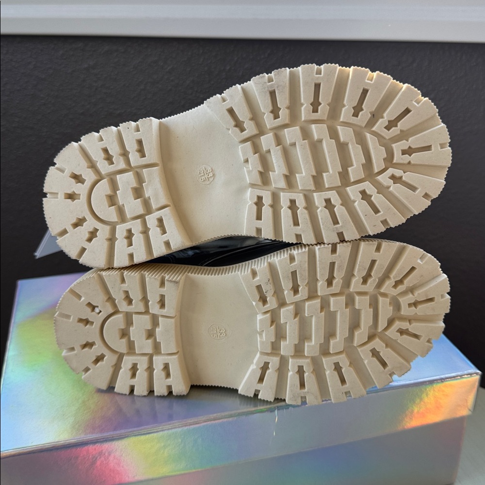 Lola + the Boys Butterfly Boots - Picture 6 of 6